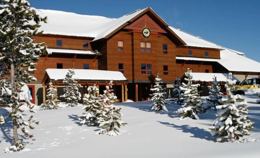 Old Faithful Snow Lodge